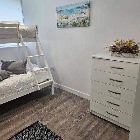Small Studio For Group Of 5 In Delta Croydon Dpf3 Luaran gambar