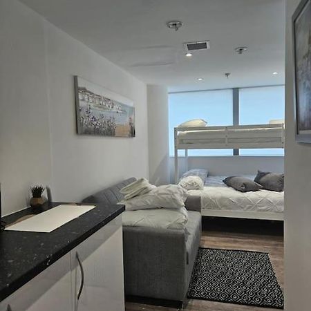 Small Studio For Group Of 5 In Delta Croydon Dpf3 Luaran gambar
